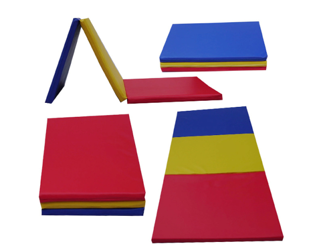 Skladací gymnastický a rehabilitačný matrac 3-dielny