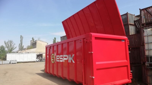 Kontajner na brko a kuch odpad pozarucne veci